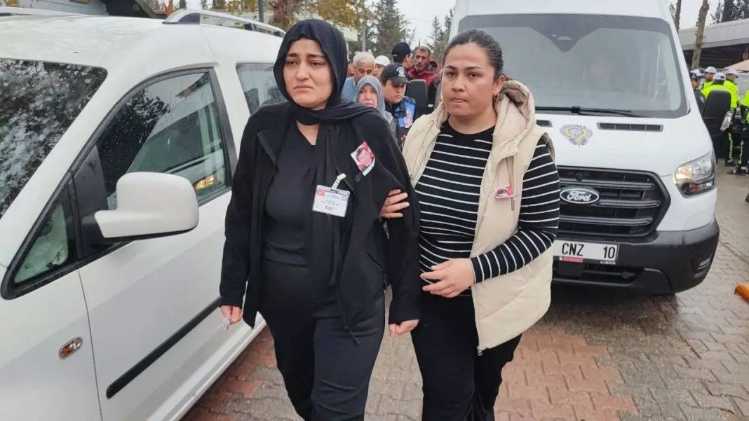 Adana’da Lösemiye Yenik Düşen Genç Polis Gözyaşlarıyla Uğurlandı 2